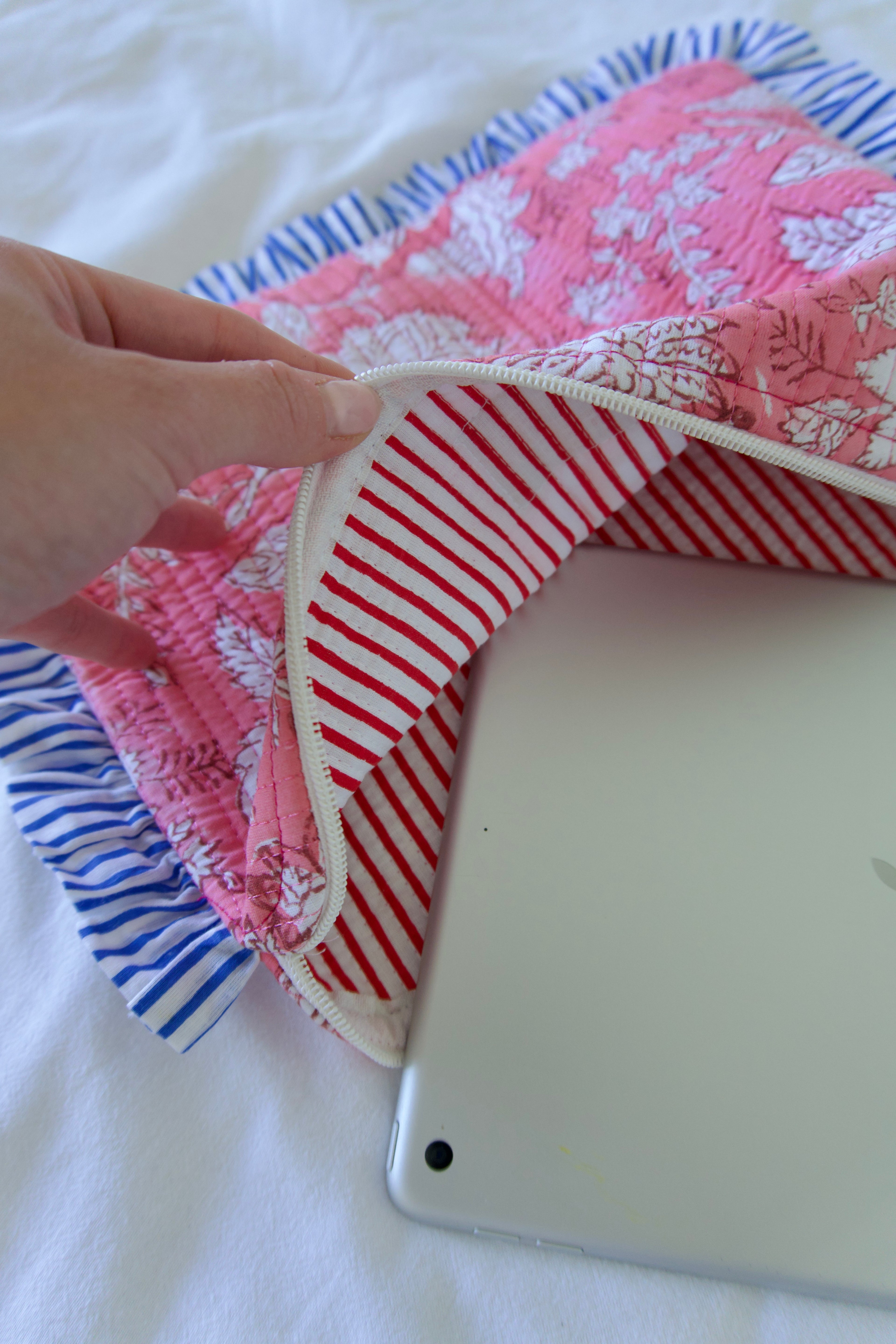 B-Ware: iPad Tasche Coral