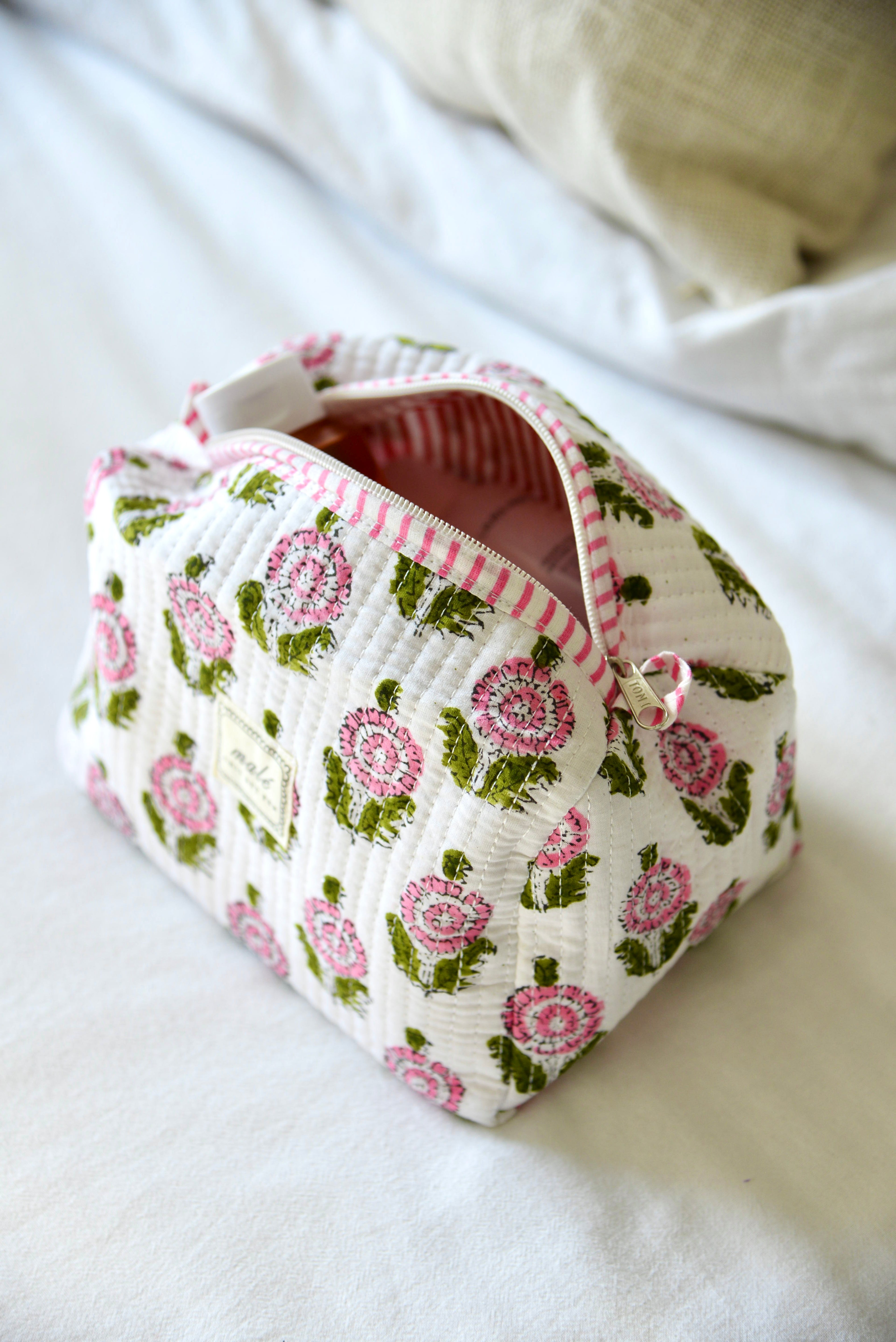 Pouch White Bloom